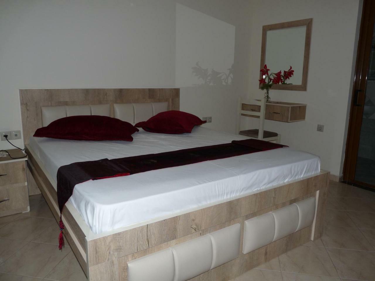 Apartment Dejvi Sarandë エクステリア 写真